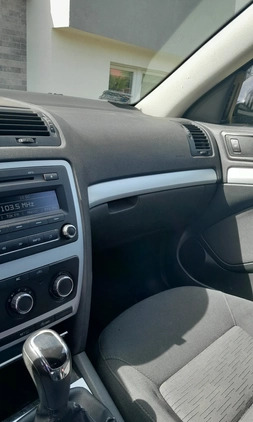 Skoda Octavia cena 16000 przebieg: 280000, rok produkcji 2011 z Płock małe 56